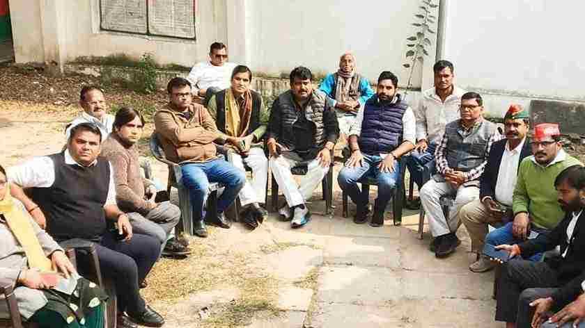 सपा ने अनुषांगिक संगठनों संग की बैठक, एसआईआर गणना प्रपत्रों और मैपिंग पर गहन चर्चा