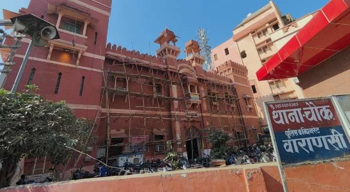 अंबरीश सिंह ने पूर्व आईपीएस और पत्नी के खिलाफ दर्ज कराया केस, जांच में जुटी पुलिस