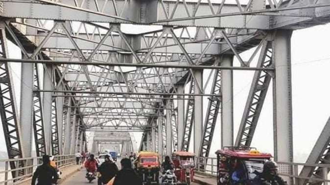 राजघाट पुल मरम्मत के चलते तीन और चार पहिया वाहनों पर पाबंदी, लागू होगा डायवर्जन