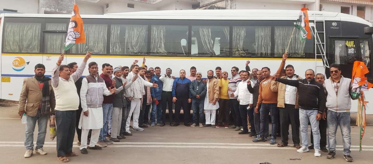 वोट चोरी के खिलाफ कांग्रेस की महारैली में शामिल होने के लिए कार्यकर्ता दिल्ली रवाना