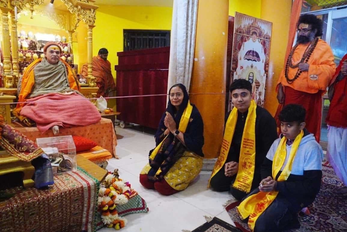 गोहत्या के दोषियों को सजा देने वाली गुजरात की जिला जज ने स्वामी अविमुक्तेश्वरानंद का लिया आशीर्वाद