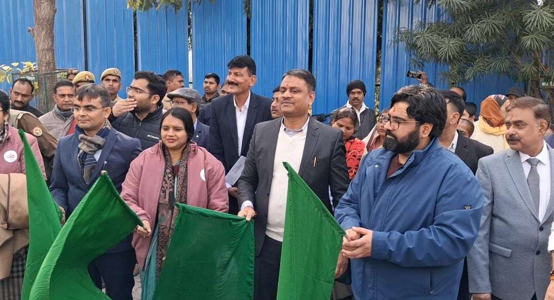 महिलाओं में स्तन कैंसर की जांच के लिए नमो शक्ति रथ को दिखाई झंडी, "नो सी, नो टच" तकनीक से स्क्रीनिंग