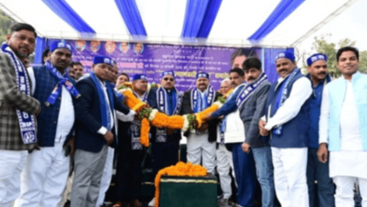 पीएम के संसदीय क्षेत्र में बीएसपी ने फूंका चुनावी बिगुल, ताकत दिखाने की कोशिश