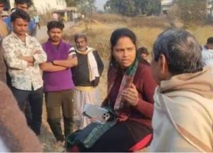 लाल बहादुर शास्त्री अंतरराष्ट्रीय एयरपोर्ट के विस्तारीकरण की राह में आया कब्रिस्तान, ग्रामीणों में आक्रोश