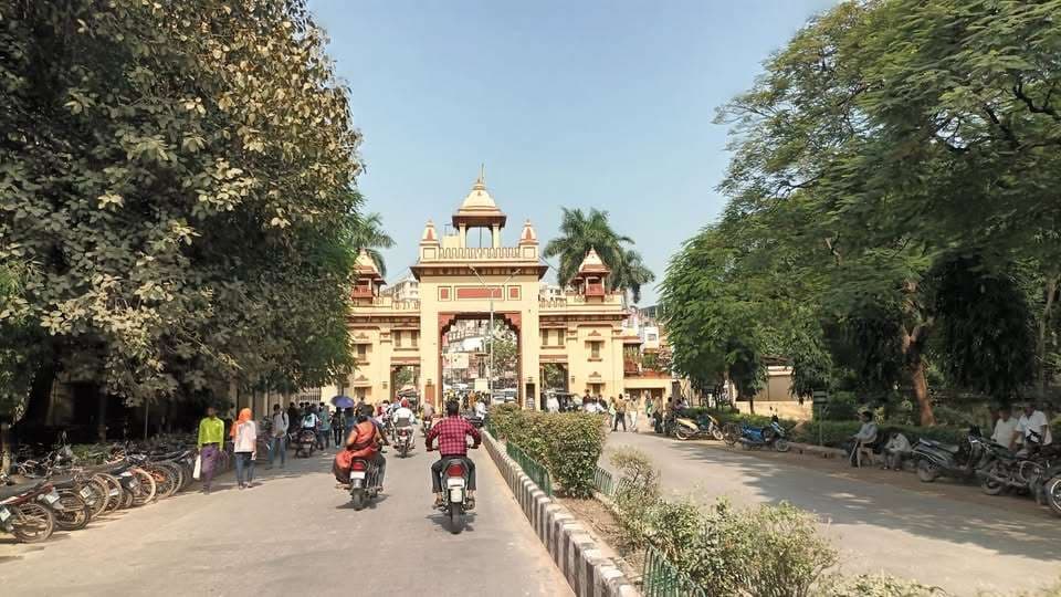 बीएचयू की सख्ती - एसएसएच अस्पताल के पास पुतला दहन मामले में 5 छात्रों पर कार्रवाई, 3 निलंबित