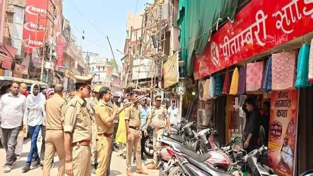 पीएम के दौरे को लेकर अलर्ट, गोदौलिया से दशाश्वमेध तक चला अतिक्रमण हटाने का अभियान...