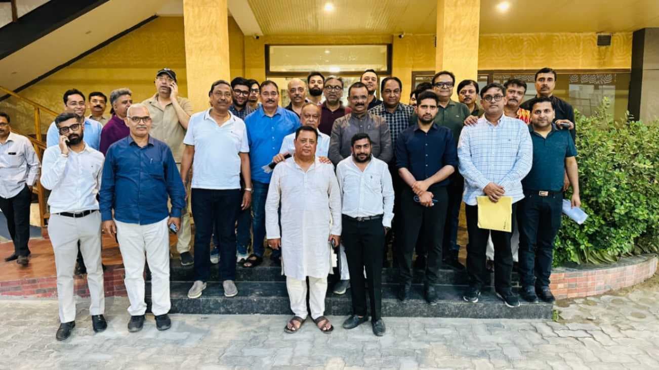 डॉ. संपूर्णानंद स्पोर्ट्स कॉम्प्लेक्स को जनोपयोगी बनाने के प्रयास में जुटा नगर निगम