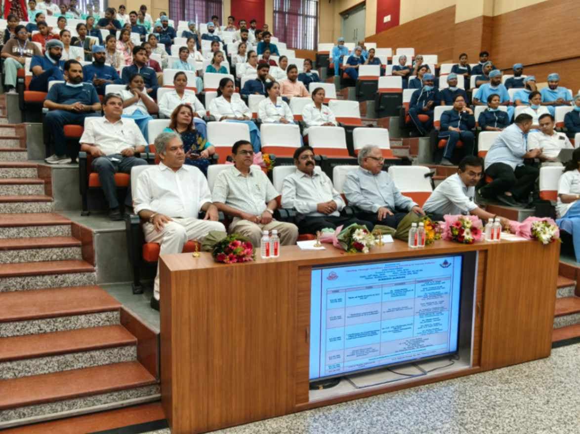 नेपाल के पूर्वांचल विश्वविद्यालय के प्रतिनिधिमंडल ने किया BHU का दौरा...