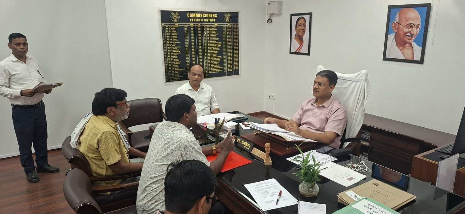 जनता दर्शन में मंडलायुक्त ने सुनीं फरियादियों की समस्याएं