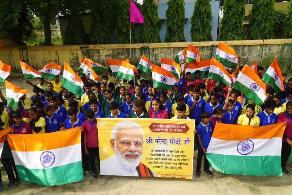 वाराणसी में खिलाड़ियों ने पीएम की उपलब्धि पर मनाया जश्न, खेलो इंडिया और सुविधाओं के लिए जताया आभार...