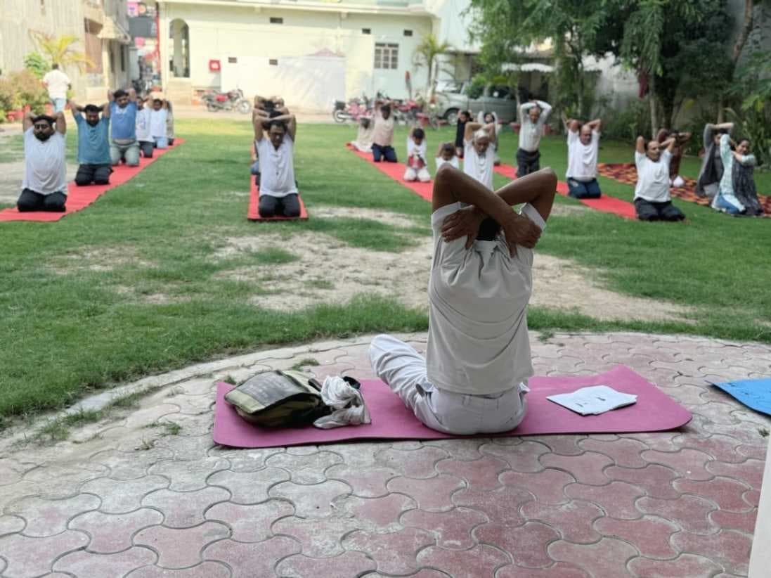सुसुआही में योग दिवस पर हुआ सामूहिक योगाभ्यास, स्वस्थ जीवन का दिया संदेश...