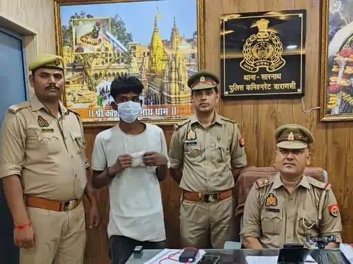 वाराणसी में हेरोइन और नकदी के साथ तस्कर गिरफ्तार, सारनाथ पुलिस ने की कार्रवाई