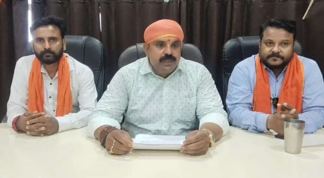 सावन में नमाज पर प्रतिबंध की मांग, 24जुलाई को जुलूस निकालकर मंडलायुक्त कार्यालय पहुंचेंगे...