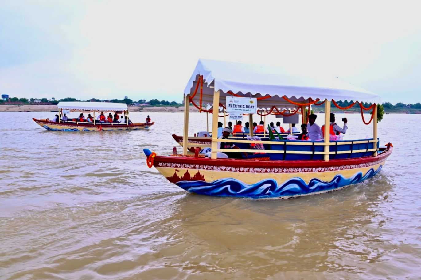गंगा में इलेक्ट्रिक नौकाओं के युग का शुभारम्भ, स्वच्छता और पर्यावरण संरक्षण को भी मिलेगा बल...