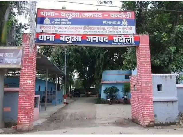चंदौली पुलिस की घेरेबंदी देख पुल से गंगा में कूदे गो - तस्कर, एक की मौत...