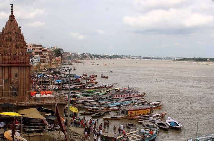 वाराणसी में गंगा का जलस्तर बढ़ने पर नाव संचालन बंद, घाटों पर सुरक्षा कड़ी...