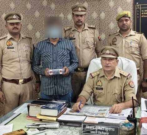 पत्नी को पीटने और जान से मारने की धमकी देने वाला आरोपी अवैध पिस्टल के साथ गिरफ्तार...