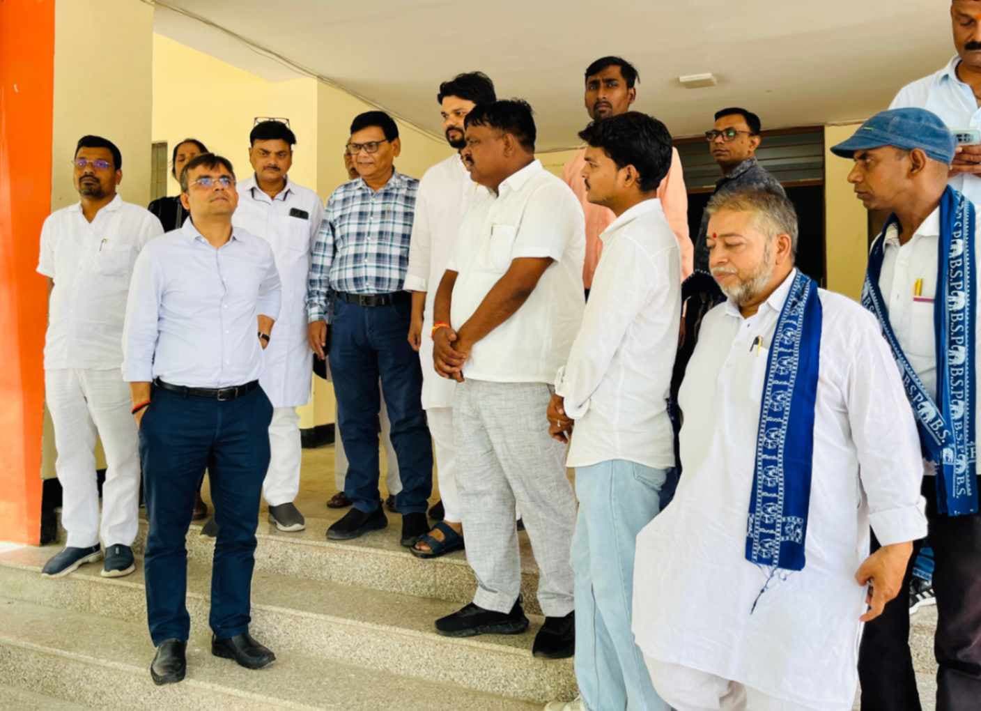 वाराणसी में डीएम ने ईवीएम-वीवीपैट वेयरहाउस का किया निरीक्षण, दिए निर्देश...
