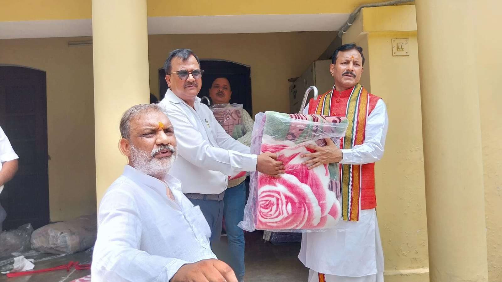 44वें दीक्षांत की सफलता के कर्मयोगियों का सम्मान, कुलपति ने 150 से अधिक संविदा कर्मियों को किया सम्मानित...