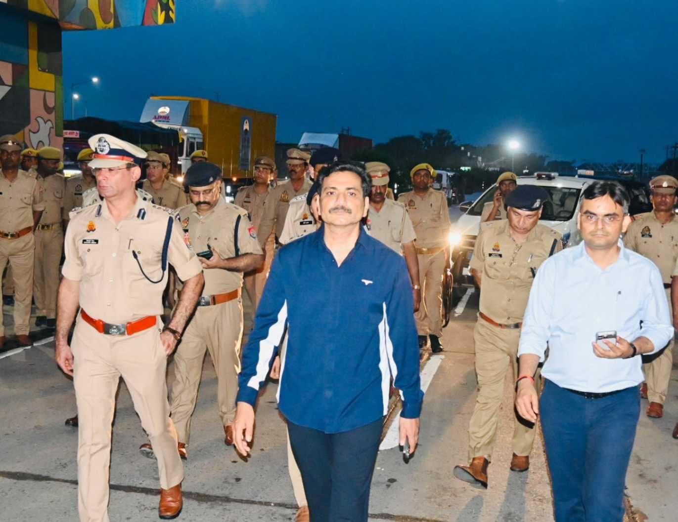 कांवड़ मार्ग पर पुलिस आयुक्त और डीएम का निरीक्षण, श्रद्धालुओं की सुरक्षा व निर्बाध यातायात के लिए दिए सख्त निर्देश