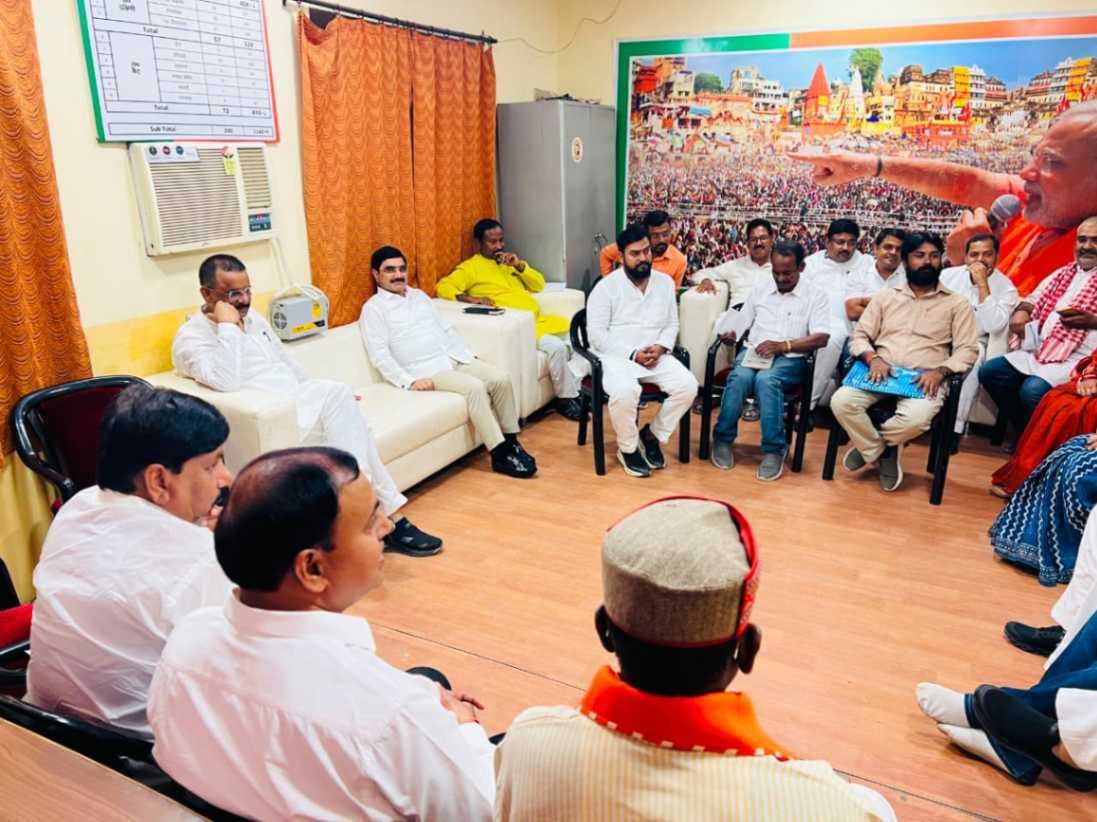 तिरंगा यात्रा को भव्य और ऐतिहासिक बनाने की तैयारी, भाजपा महानगर कार्यालय में जनप्रतिनिधियों की बैठक