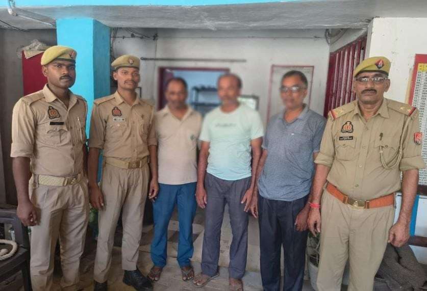 छात्राओं पर अश्लील इशारे और फब्तियां कसने वाला युवक गिरफ्तार...