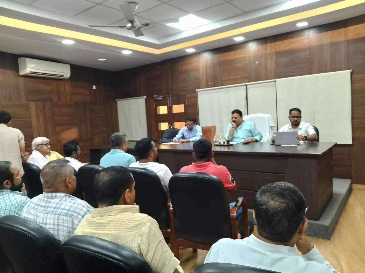 करोड़ों की बिजली परियोजना पर मंत्री सख्त, कार्यों के दावों की पार्षदों ने खोली पोल, गड़बड़ी मिली तो होगी कार्रवाई