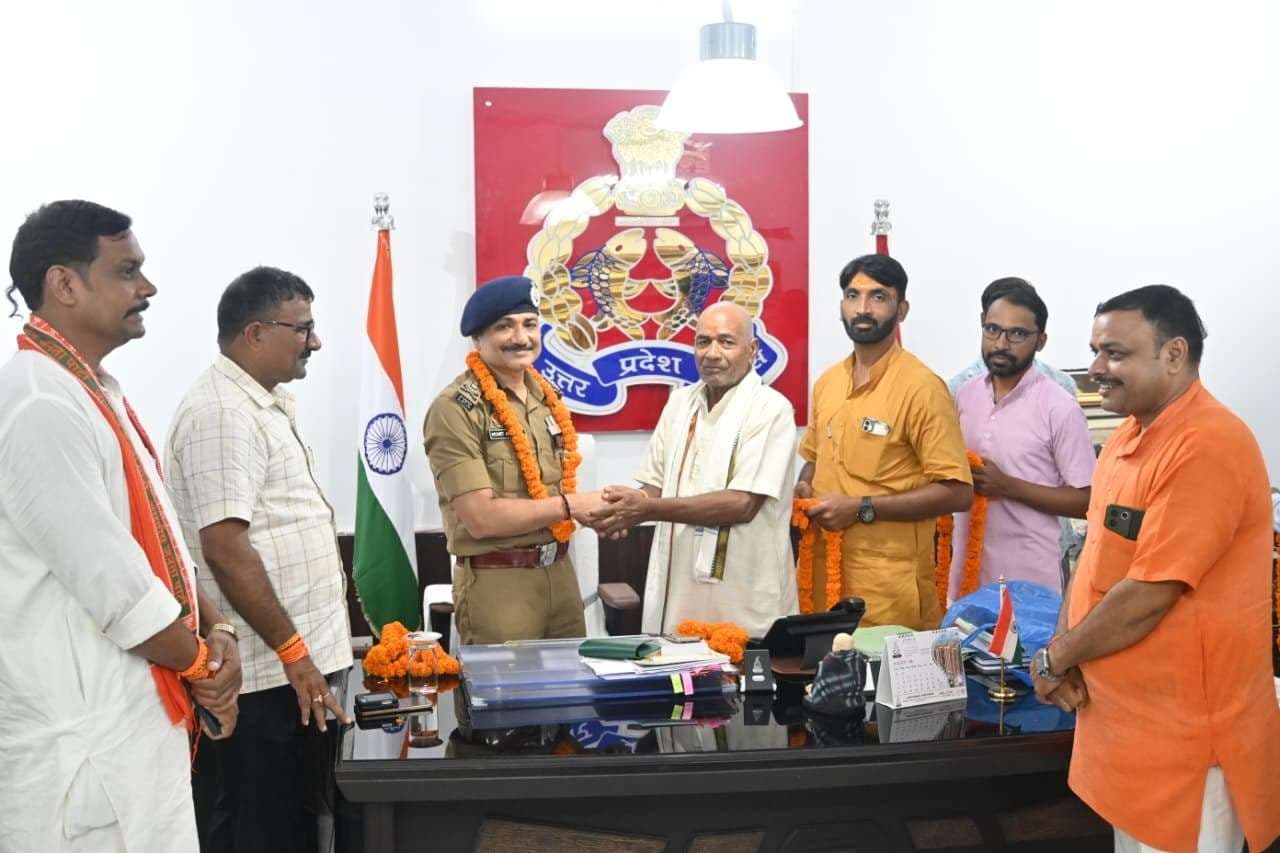 साइकिल से निकला नाबालिग ट्रक में बैठकर पहुंचा सिमडेगा, वाराणसी पुलिस ने सकुशल बरामद किया
