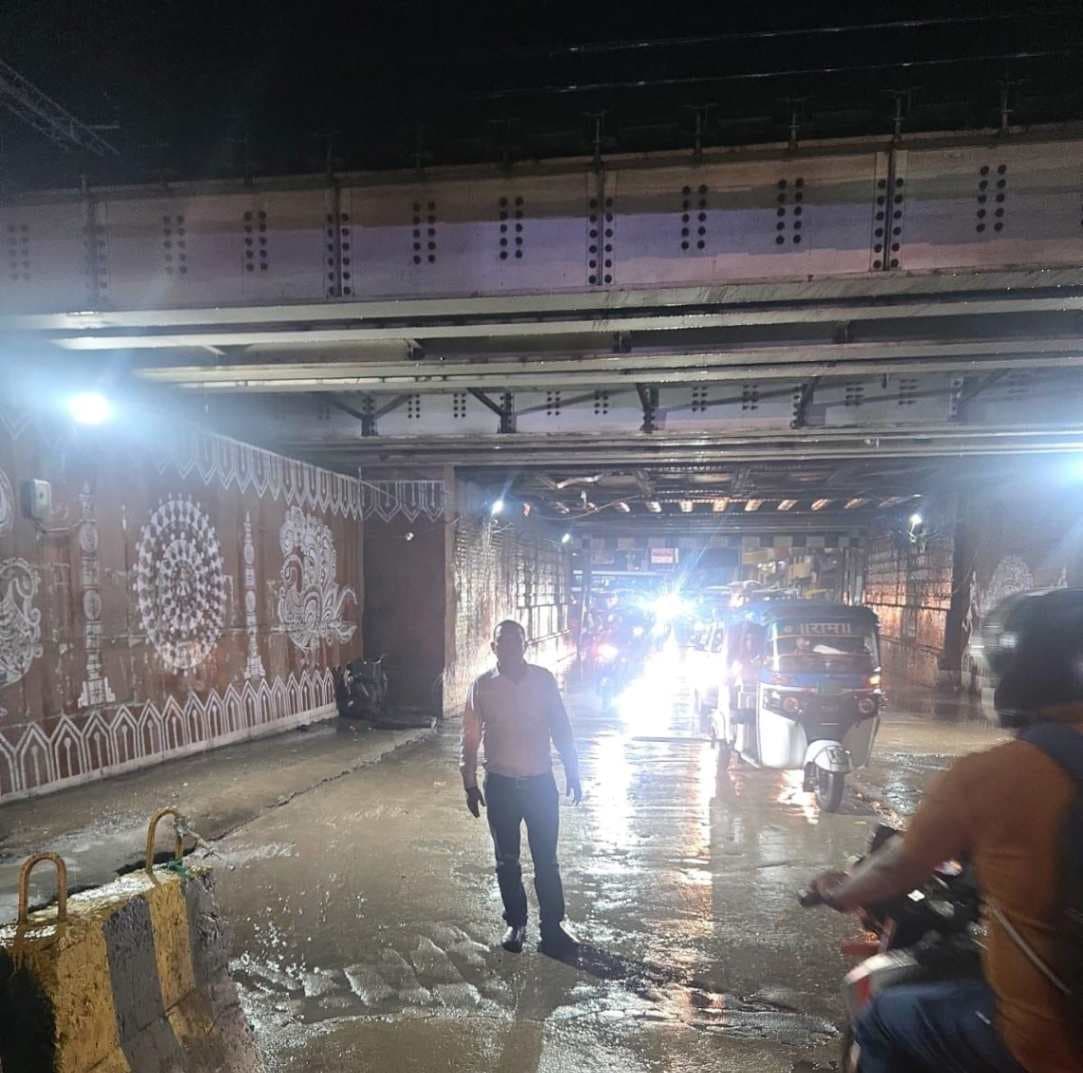 भारी बारिश के बीच नगर निगम अलर्ट, अंधरापुल पहुंचे नगर आयुक्त; जल निकासी के लिए अफसरों को दिए निर्देश.