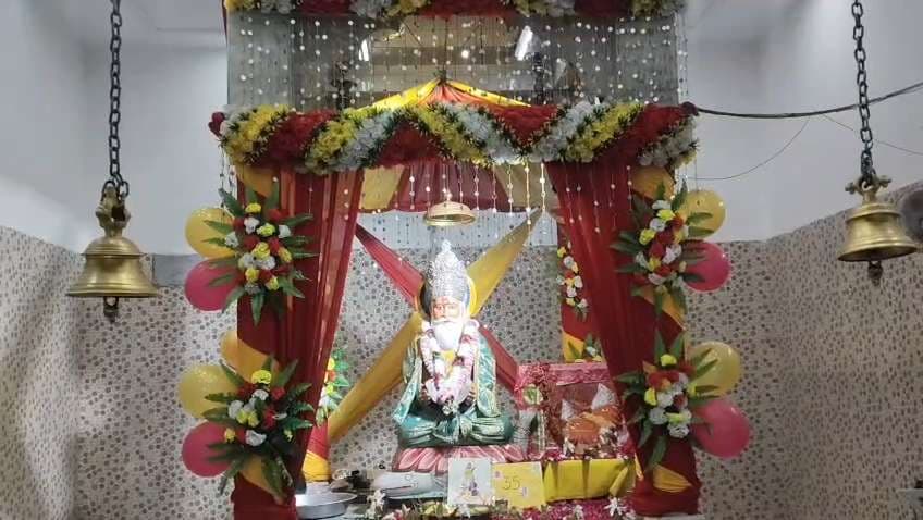 झूलेलाल मंदिर में 40 दिवसीय चालिया महोत्सव, भजनों से गूंजा परिसर