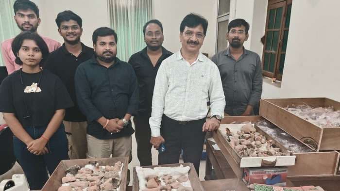 बीएचयू में 70 साल बाद खुले पांच संदूक, हजारों साल पुरानी राजसी व आध्यात्मिक इतिहास की मिली झलक