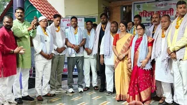 बिहार के ग्रामप्रधानों का दल वाराणसी पहुंचा, भ्रमण कर देखा ग्रामीण विकास का खाका