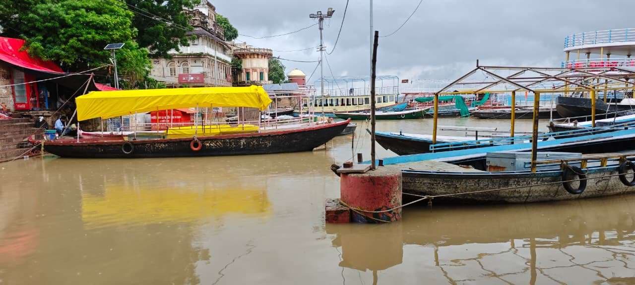 वाराणसी में फिर गंगा का जलस्तर लगा बढ़ने, 3 सेंटीमीटर प्रतिघंटे की दर से बढ़ रहा जलस्तर...