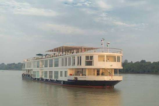 वाराणसी में बनेगा प्रदेश का पहला अंतरराष्ट्रीय क्रूज टर्मिनल, नगर निगम उपलब्ध कराएगा जमीन...