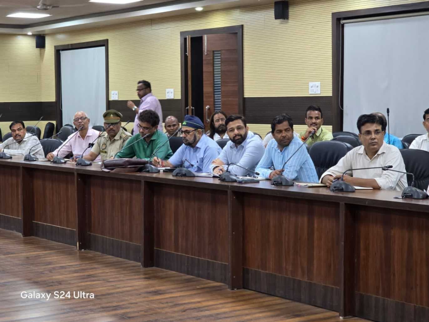 राज्यमंत्री ने बाढ़ राहत कार्यों की समीक्षा, मंत्री दिए सख्त निर्देश दो दिन में दुरुस्त हों सड़क के गड्ढे