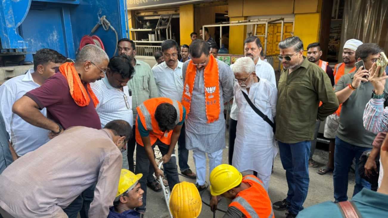 सीवर लाइन में मिलीं बालू भरी बोरियां, नगर निगम ने साजिश की जताई आशंका