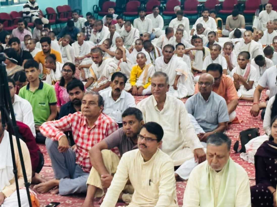 BHU में शुरू हुआ रविवासरीय गीता प्रवचन, कुलसचिव बोले- विद्यार्थियों में भारतीय ज्ञान परंपरा से जुड़ाव जरूरी