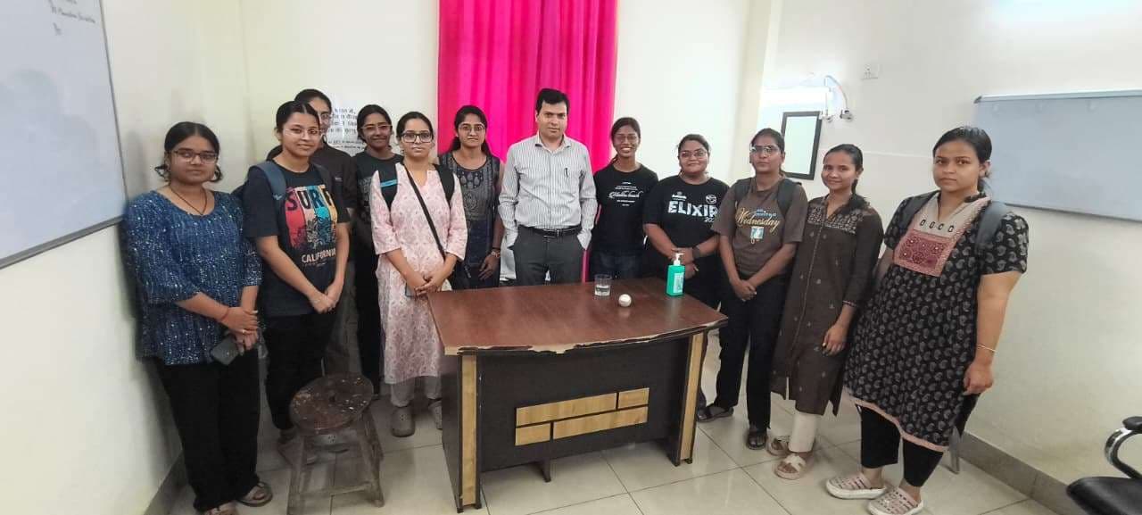 एचपीवी टीकाकरण को लेकर बीएचयू में जागरूकता कार्यक्रम, 11 एमबीबीएस छात्रों को लगी वैक्सीन की पहली डोज.