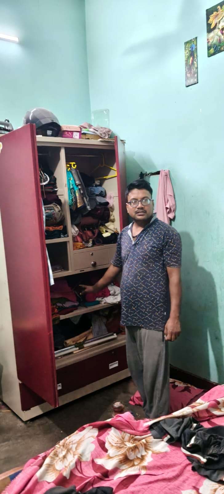 घर में सोते रह गए परिवार के लोग, चोर लाखों के जेवरात लेकर पार