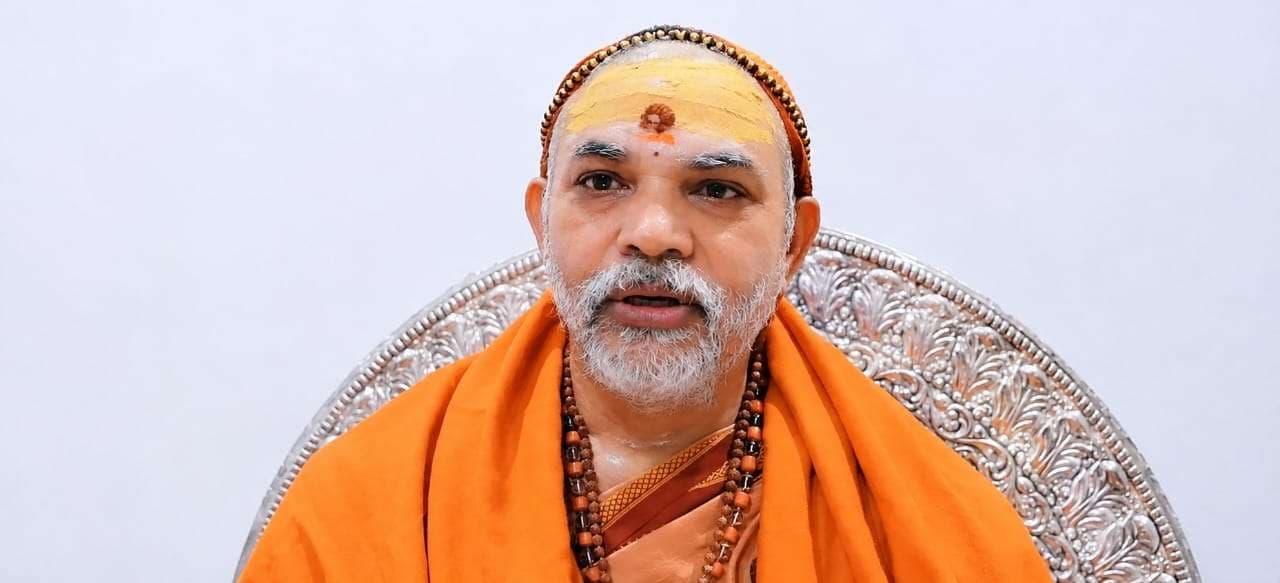हेलीकॉप्टर दुर्घटना पर स्वामी अविमुक्तेश्वरानंद ने जताया शोक, धाम की मर्यादा रक्षा के लिए कड़े कदमों की मांग