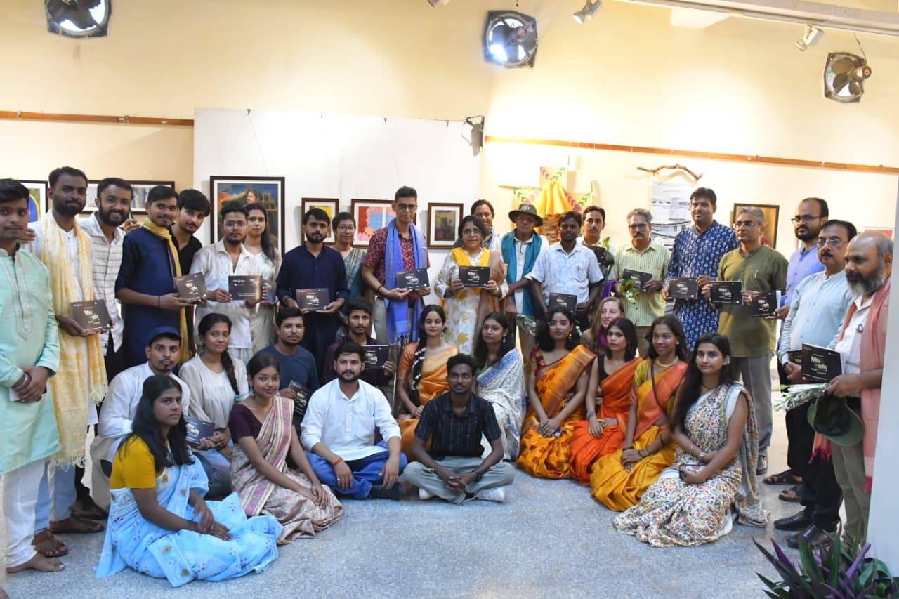 विविध आरंभ कला प्रदर्शनी