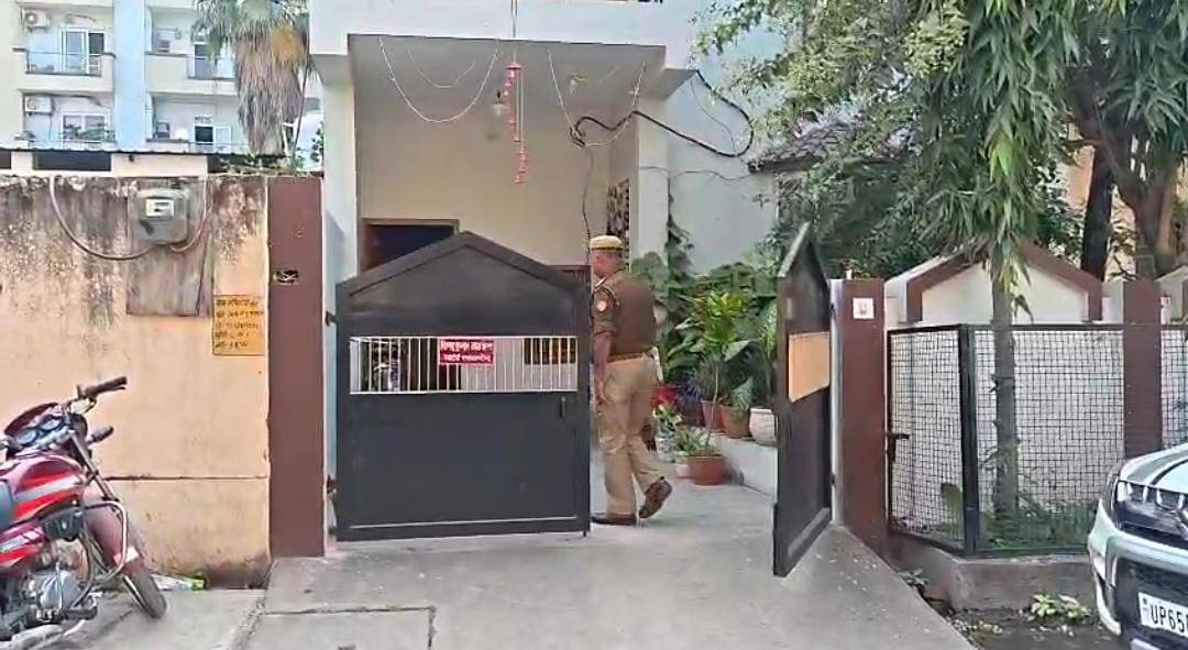 कफ सिरप कांड - वाराणसी में सोनभद्र की एसआईटी ने शुभम के सीए से की पूछताछ