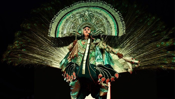 IIT BHU आईआईटी बीएचयू में काशी यात्रा की धूम, नृत्य, जादूगरी, इल्यूजन शो का रोमांच