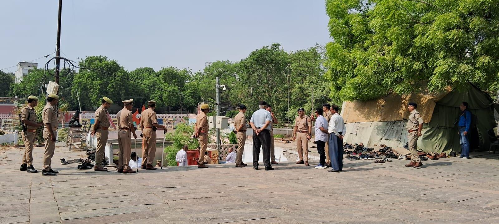 POLICE